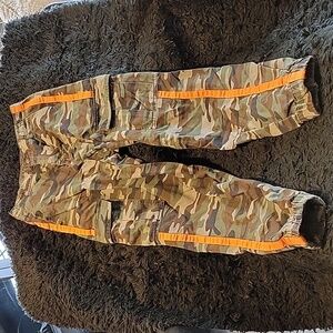 Forever 21 camo cargo joggers with orange accent Size XS